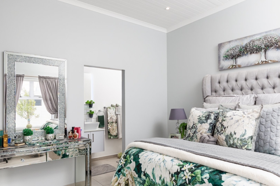 3 Bedroom Property for Sale in Laaiplek Western Cape